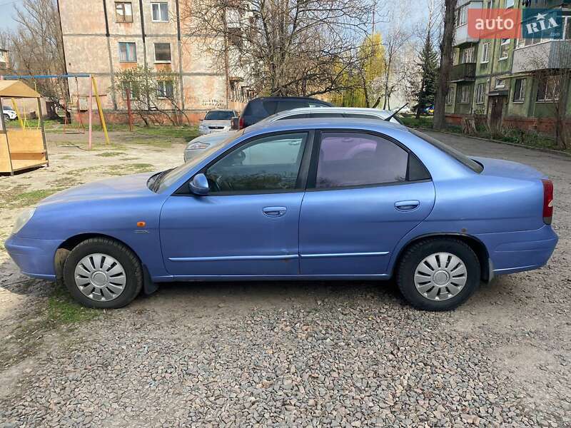 Седан Daewoo Nubira 2003 в Кривом Роге