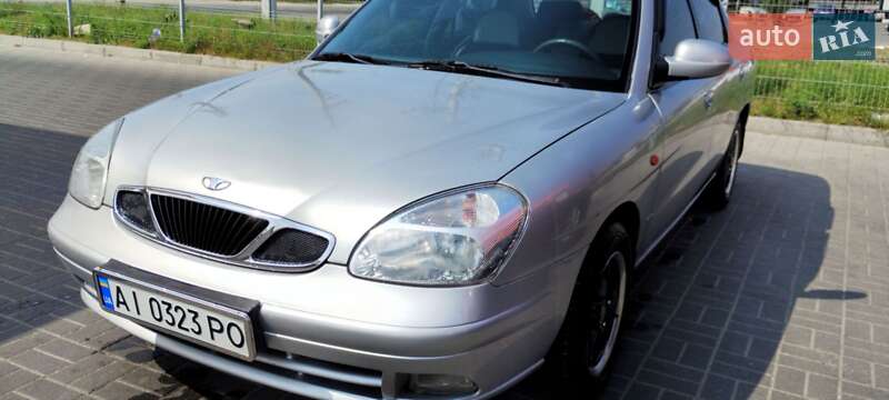 Седан Daewoo Nubira 2003 в Буче
