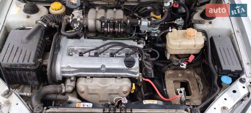 Седан Daewoo Nubira 2003 в Буче