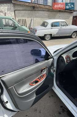 Седан Daewoo Nubira 1998 в 
