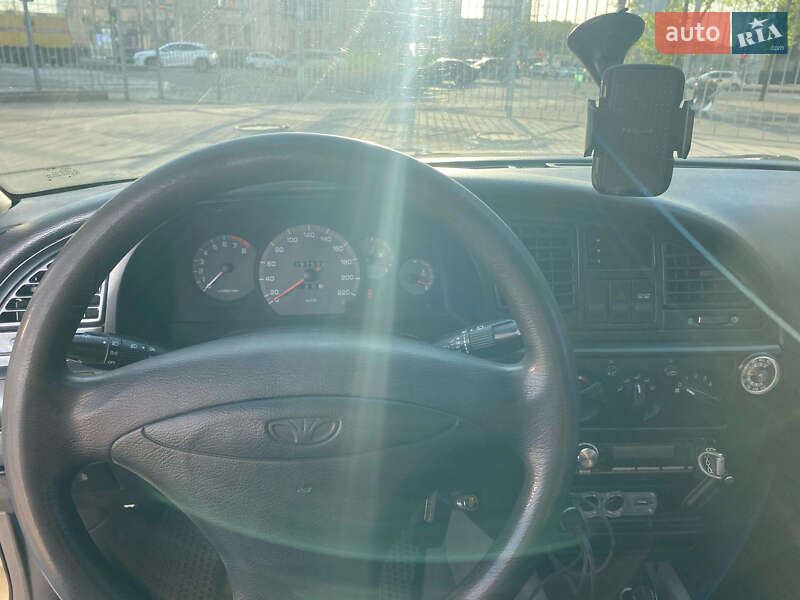 Седан Daewoo Nubira 2001 в Харькове