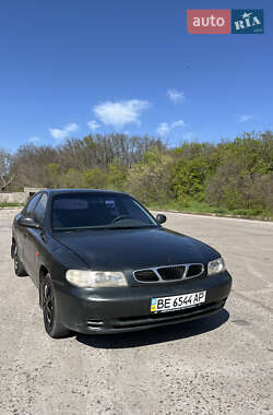 Хэтчбек Daewoo Nubira 1998 в 