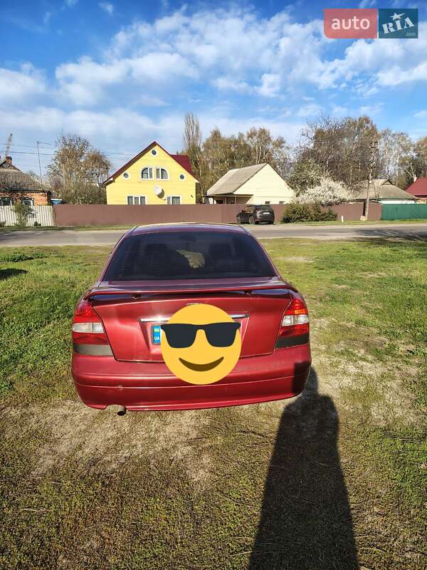 Седан Daewoo Nubira 2001 в Краснограде