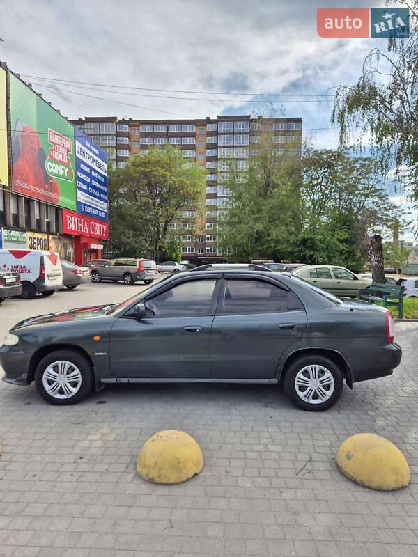 Седан Daewoo Nubira 1997 в Запорожье
