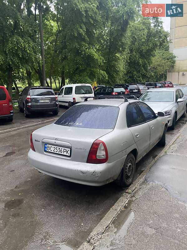 Седан Daewoo Nubira 1998 в Львове