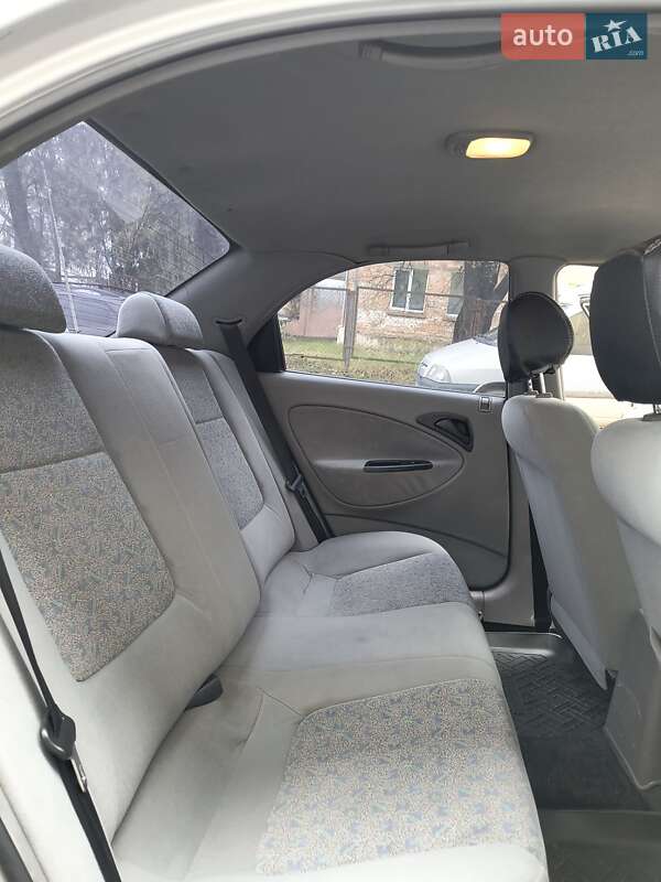 Седан Daewoo Nubira 2003 в Чемерівцях