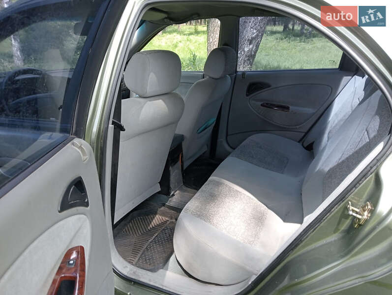 Седан Daewoo Nubira 2003 в Сумах