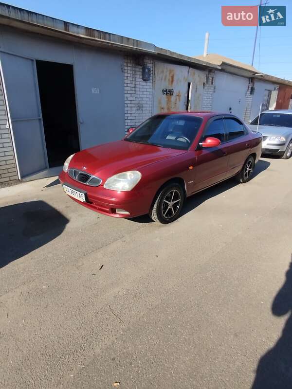 Седан Daewoo Nubira 2003 в Киеве