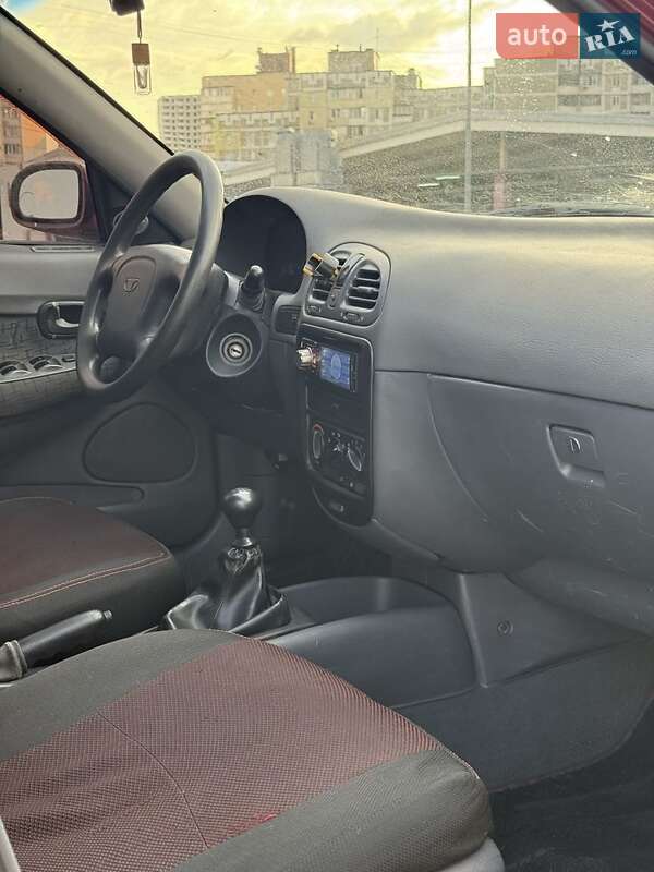 Седан Daewoo Nubira 1998 в Києві