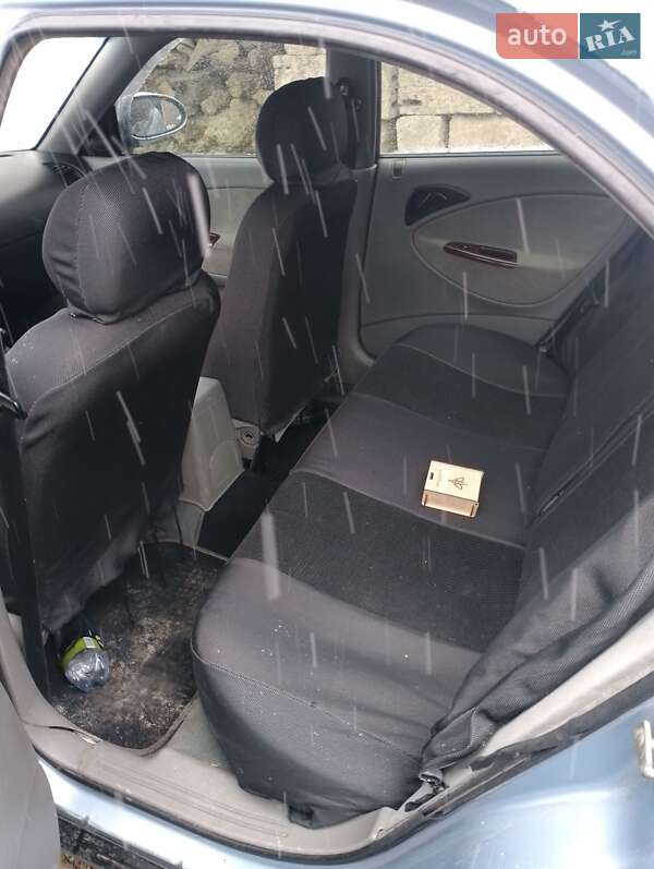 Седан Daewoo Nubira 2003 в Львове