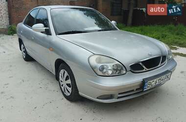 Седан Daewoo Nubira 2003 в Краснограді