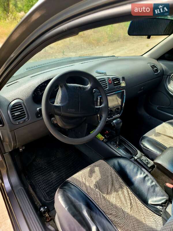 Седан Daewoo Nubira 1998 в Днепре