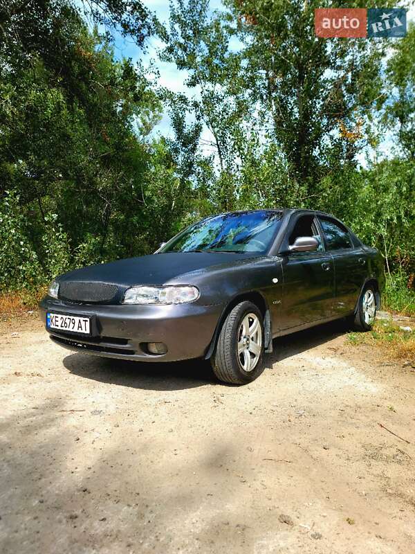 Седан Daewoo Nubira 1998 в Днепре