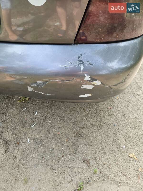 Седан Daewoo Nubira 1998 в Днепре