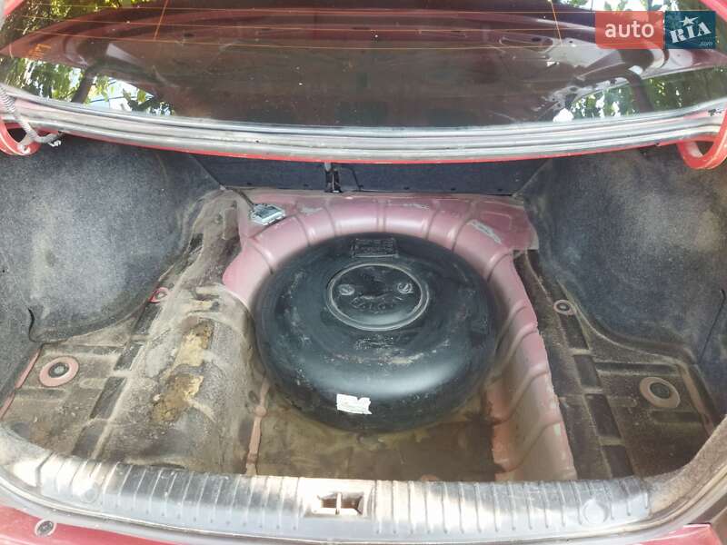 Седан Daewoo Nubira 2002 в Запорожье