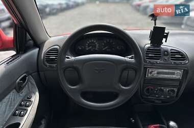 Седан Daewoo Nubira 1998 в 