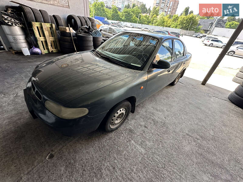 Седан Daewoo Nubira 1998 в Обухове