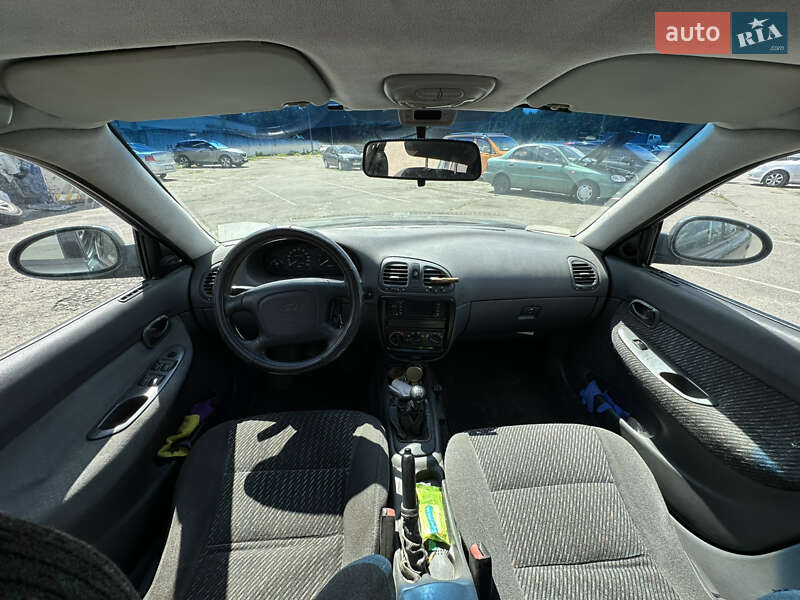 Седан Daewoo Nubira 1998 в Обухове