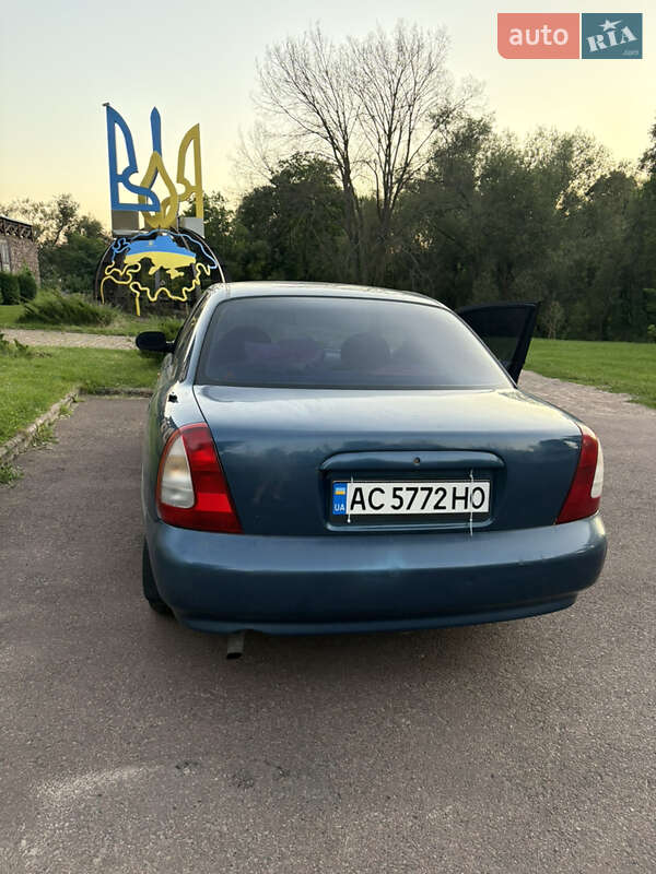 Седан Daewoo Nubira 1998 в Коростене