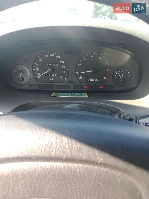 Седан Daewoo Nubira 1998 в Днепре