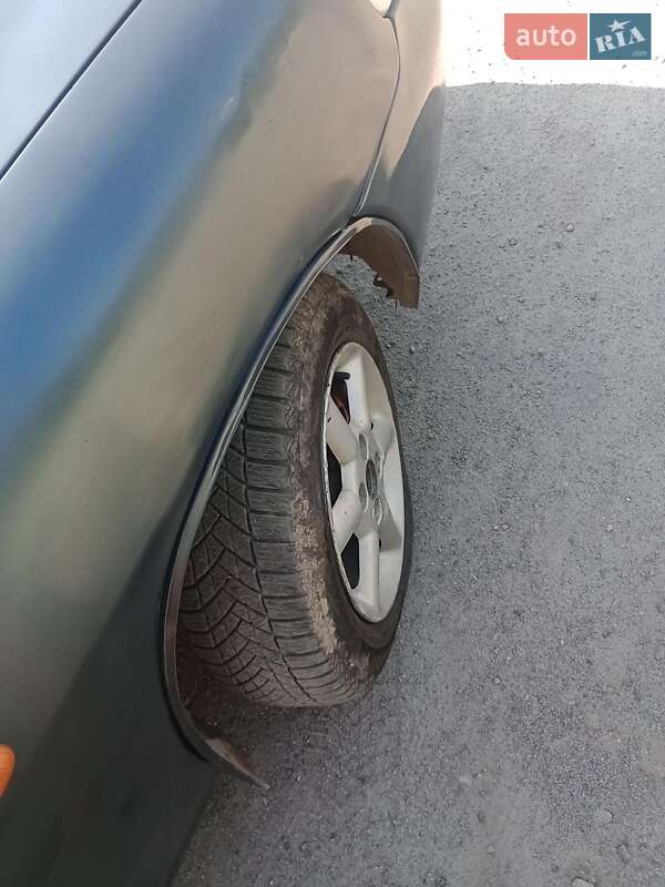 Седан Daewoo Nubira 1998 в Днепре