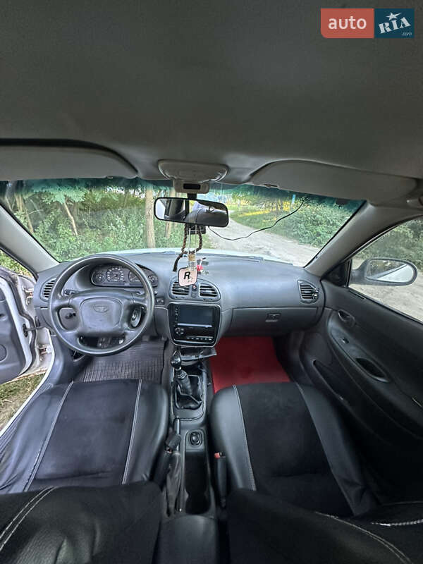 Седан Daewoo Nubira 1998 в Житомире