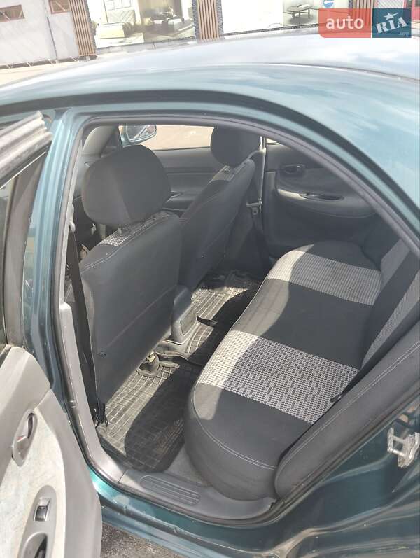 Седан Daewoo Nubira 1999 в Житомирі