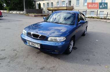 Седан Daewoo Nubira 1998 в Днепре
