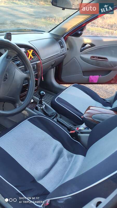 Седан Daewoo Nubira 2003 в Днепре