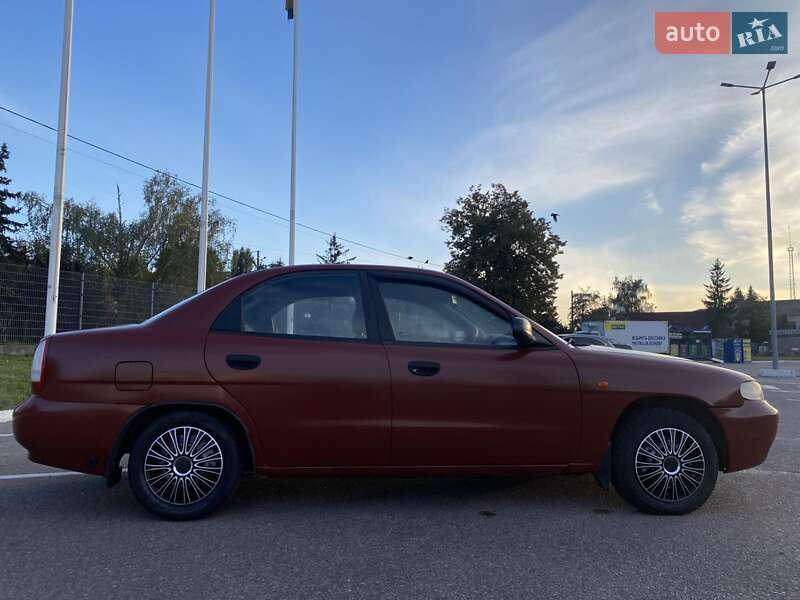 Седан Daewoo Nubira 1998 в Бердичеве