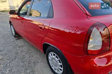 Хетчбек Daewoo Nubira 1998 в 