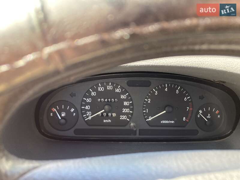 Седан Daewoo Nubira 1998 в Краматорске