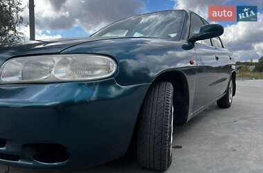 Седан Daewoo Nubira 1998 в 