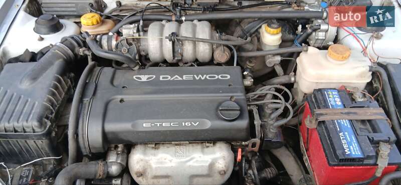 Седан Daewoo Nubira 1998 в Полтаве