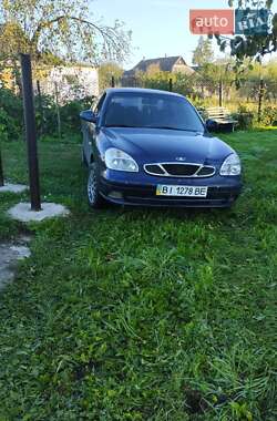 Седан Daewoo Nubira 2001 в Олевську