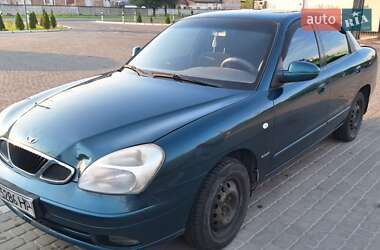Седан Daewoo Nubira 2001 в Жовкве