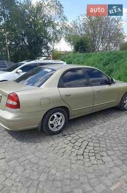 Седан Daewoo Nubira 2002 в Ужгороде