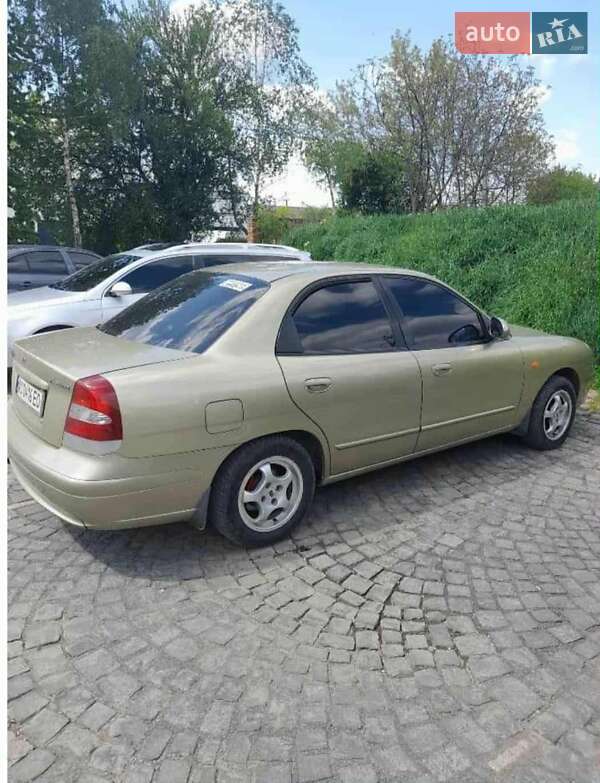 Седан Daewoo Nubira 2002 в Ужгороді