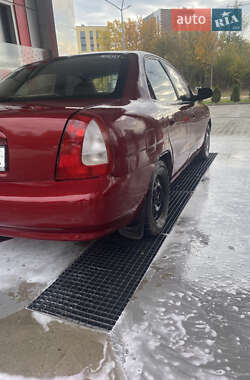 Седан Daewoo Nubira 1998 в 