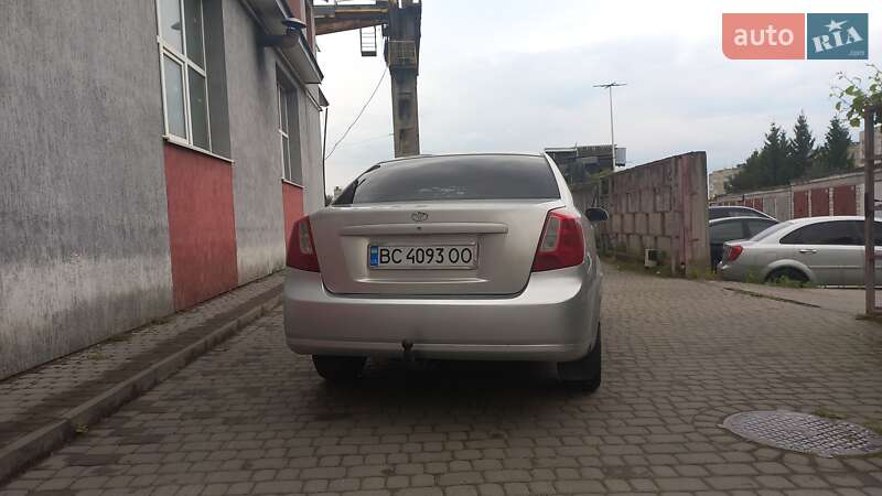 Седан Daewoo Nubira 2003 в Львове