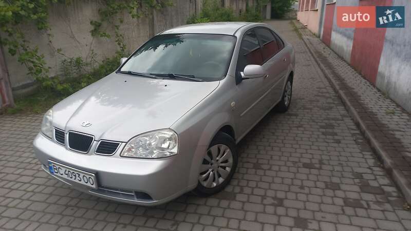 Седан Daewoo Nubira 2003 в Львове
