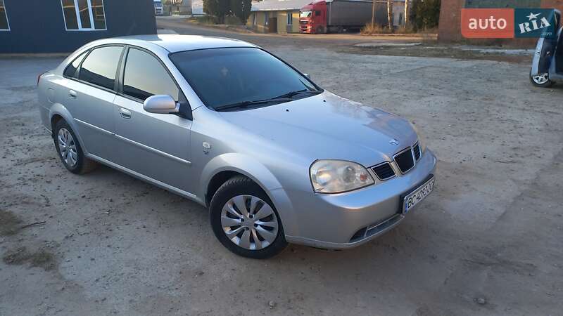 Седан Daewoo Nubira 2003 в Львове