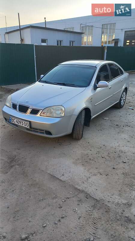 Седан Daewoo Nubira 2003 в Львове