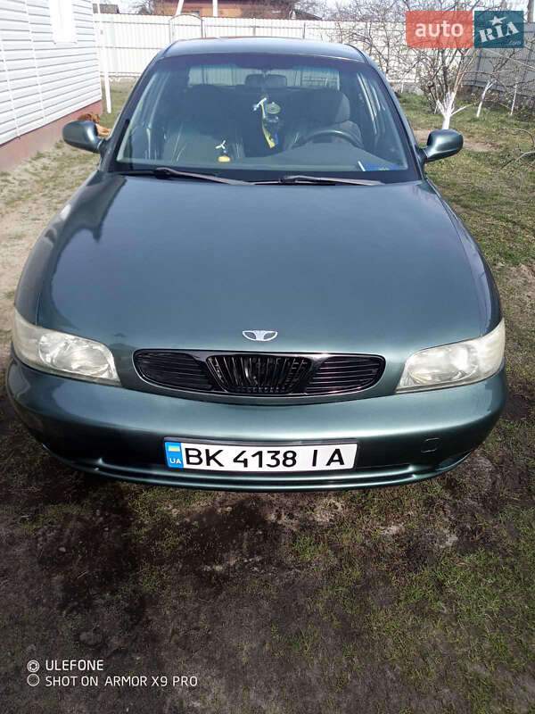 Седан Daewoo Nubira 1998 в Сарнах