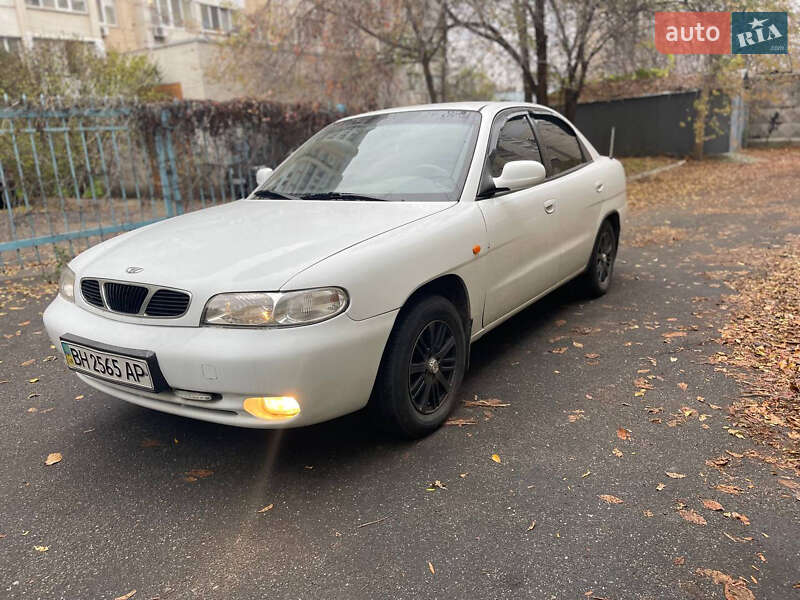 Седан Daewoo Nubira 1998 в Одессе