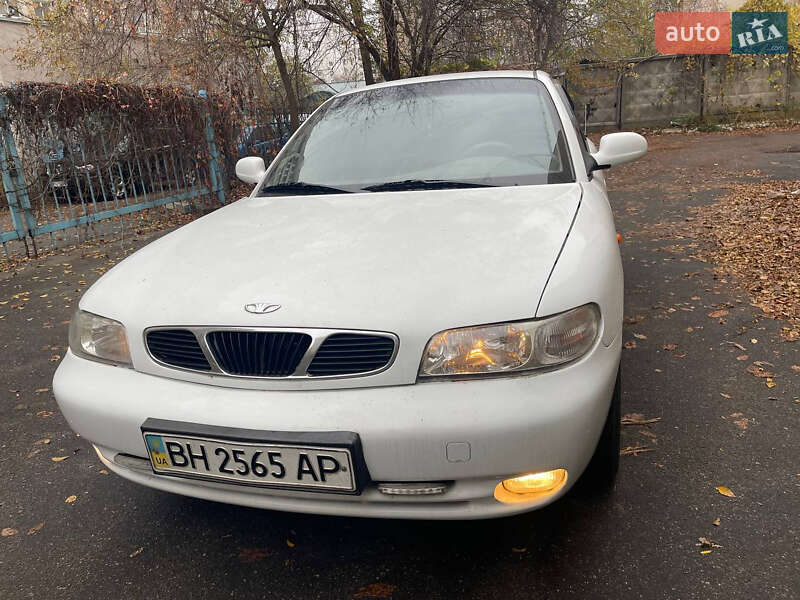 Седан Daewoo Nubira 1998 в Одессе