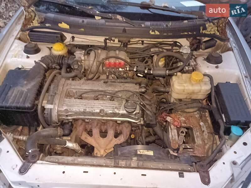 Седан Daewoo Nubira 2003 в Києві