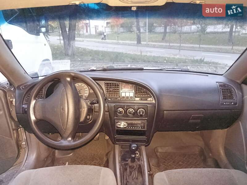 Седан Daewoo Nubira 2003 в Києві