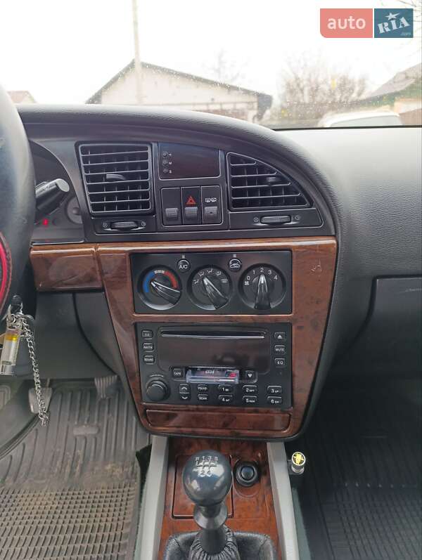 Седан Daewoo Nubira 2003 в Коростені