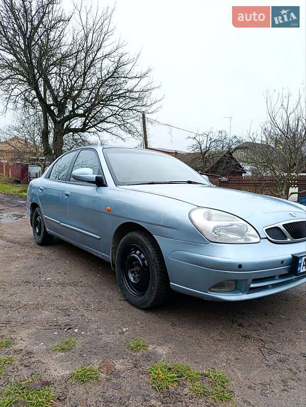Седан Daewoo Nubira 2003 в Коростені